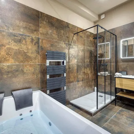 L'ame Etoilee - Avec Balneo & Sauna Apartment *